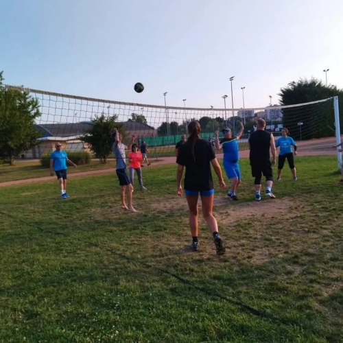 Match de volley sur herbe