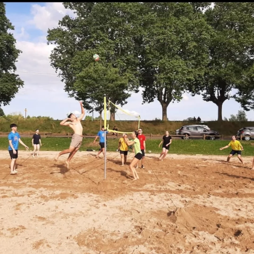 match de volley sur la plage